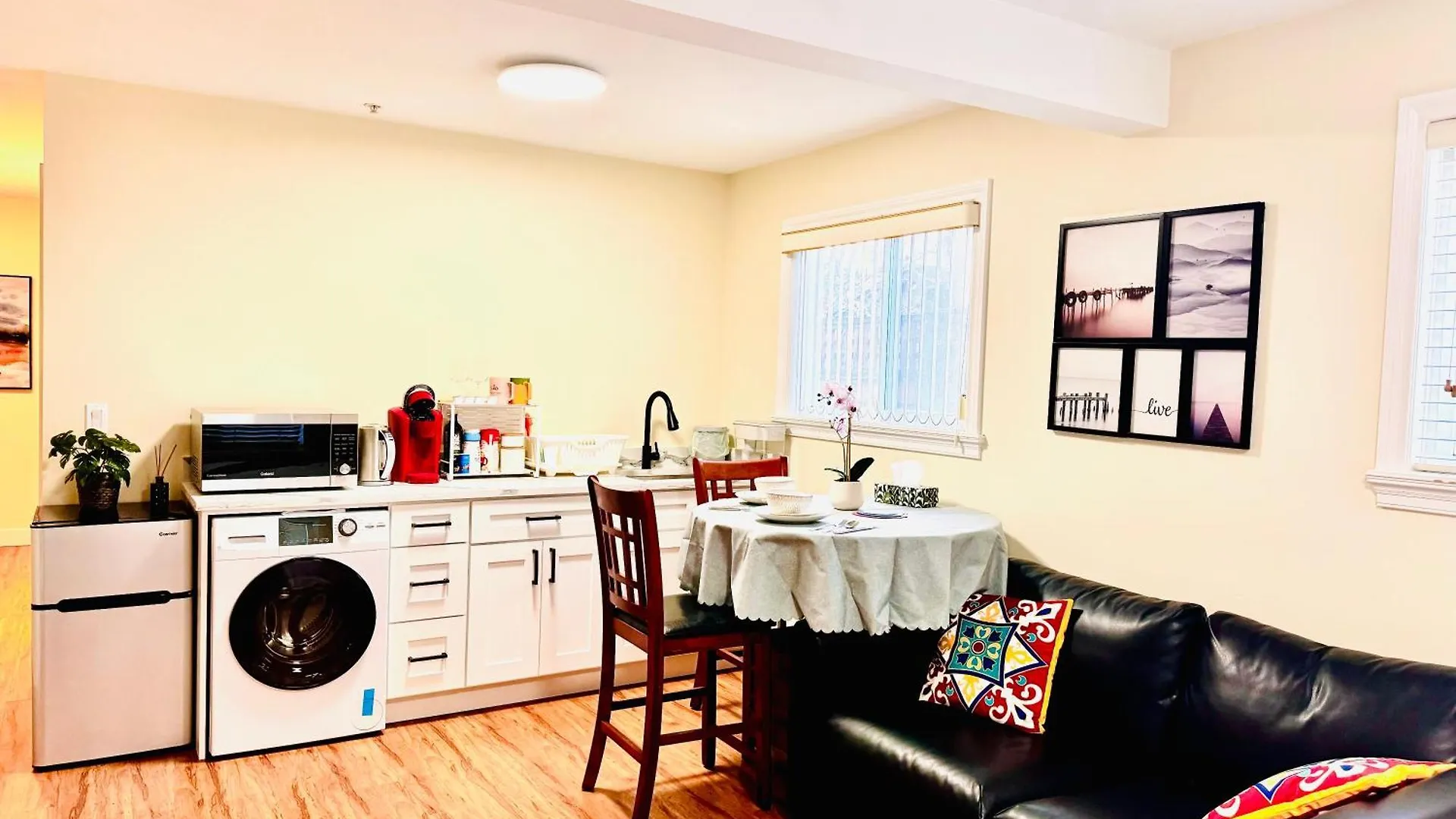 Cozy 2 Beds Spacious Rooms,Close To Transit Vancouver Holiday home
