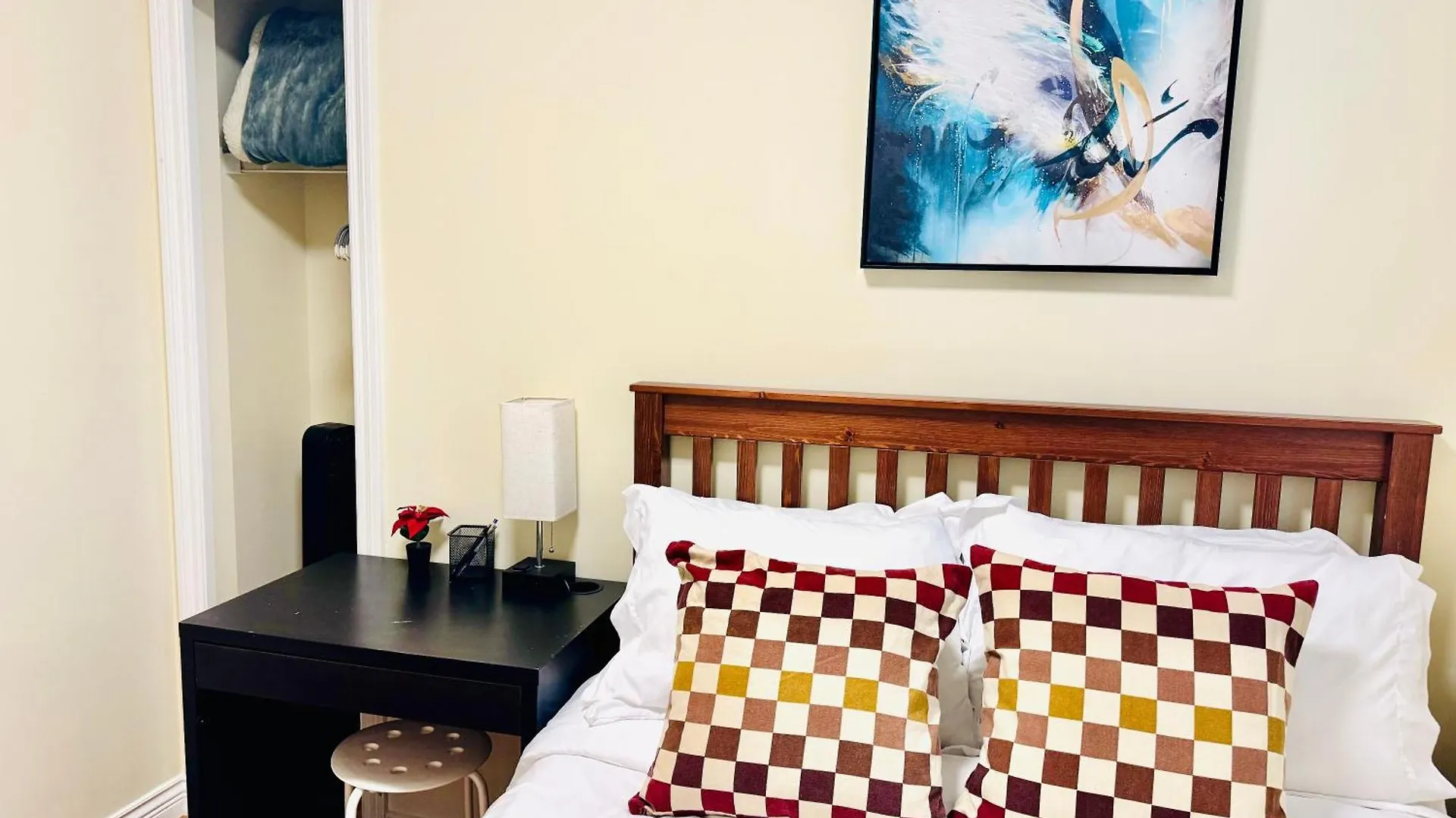 Cozy 2 Beds Spacious Rooms,Close To Transit 밴쿠버 펜션